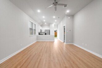 183 Coppers Wy in Elgin, TX - Building Photo - Building Photo