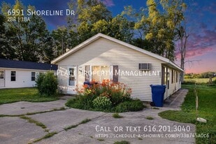 6991 Shoreline Dr in Delton, MI - Building Photo
