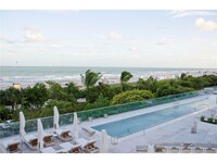 2469 Collins Ave, Unit 415 in Miami Beach, FL - Building Photo - Building Photo