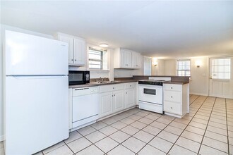 583 N Assembly Dr in Fayetteville, AR - Building Photo - Building Photo
