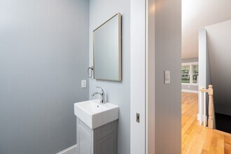 15 Ashland St in Boston, MA - Building Photo - Building Photo