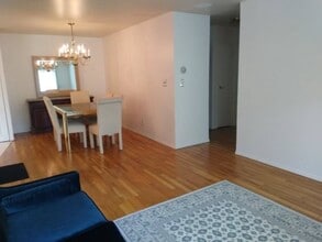 182 Storm Dr in Holtsville, NY - Building Photo - Building Photo