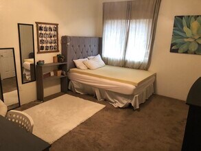 1433 E Elm St, Unit #1 - 5 bed in Tucson, AZ - Building Photo - Building Photo