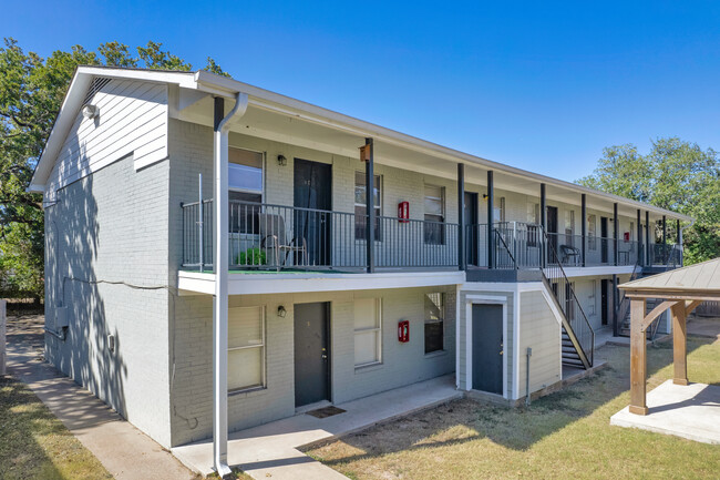 Sandalwood Gardens in Bryan, TX - Foto de edificio - Building Photo