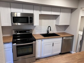 7602 N 61st Ave, Unit 7608 in Glendale, AZ - Building Photo - Building Photo