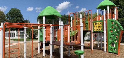 152 W Orleans Ct in Howell, MI - Foto de edificio - Building Photo