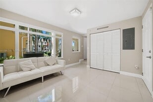 2729 NE 184th Way in Aventura, FL - Building Photo