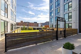 Industry Columbus Apartments in Columbus, OH - Foto de edificio - Building Photo