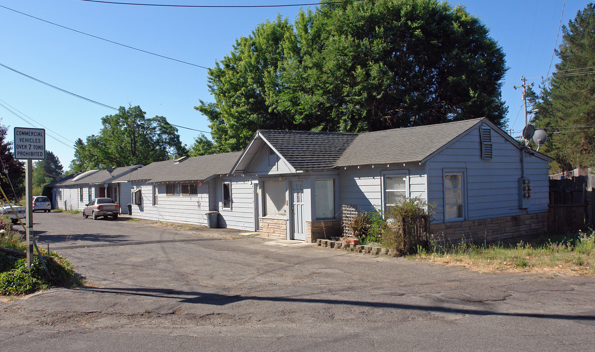 6851 Carol Dr in Sebastopol, CA - Building Photo