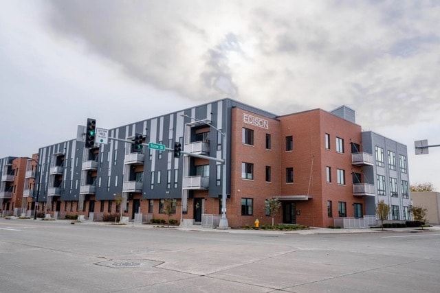 400 SW 7th St, Unit 103