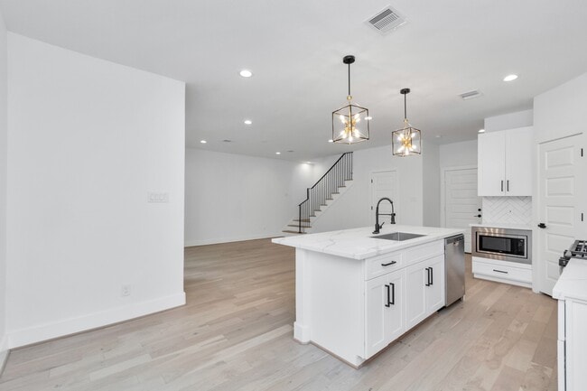 property at 2813 Drew St