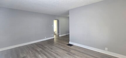 1636 E Moore St in Decatur, IL - Building Photo - Building Photo