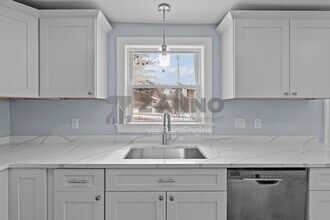 24 Vernon Ave in Bristol, RI - Building Photo - Building Photo