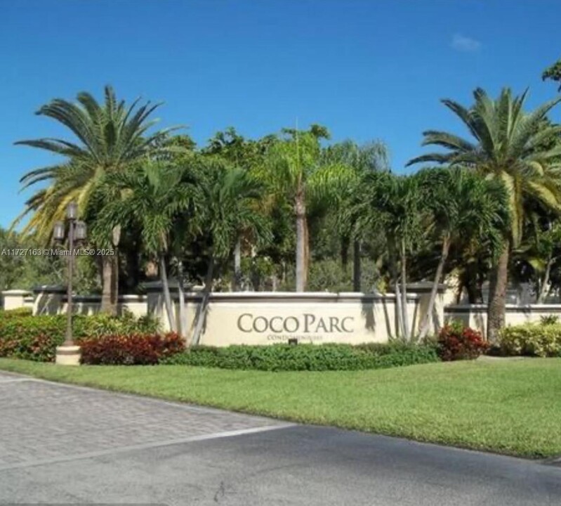 921 Lyons Rd in Coconut Creek, FL - Building Photo