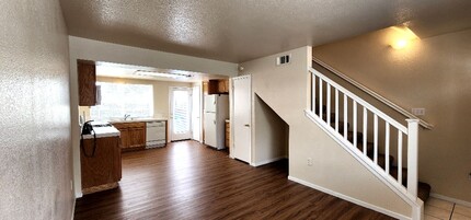809 Daniels Ave in Vallejo, CA - Foto de edificio - Building Photo