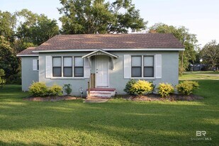 852 Prospect Ave in Fairhope, AL - Building Photo