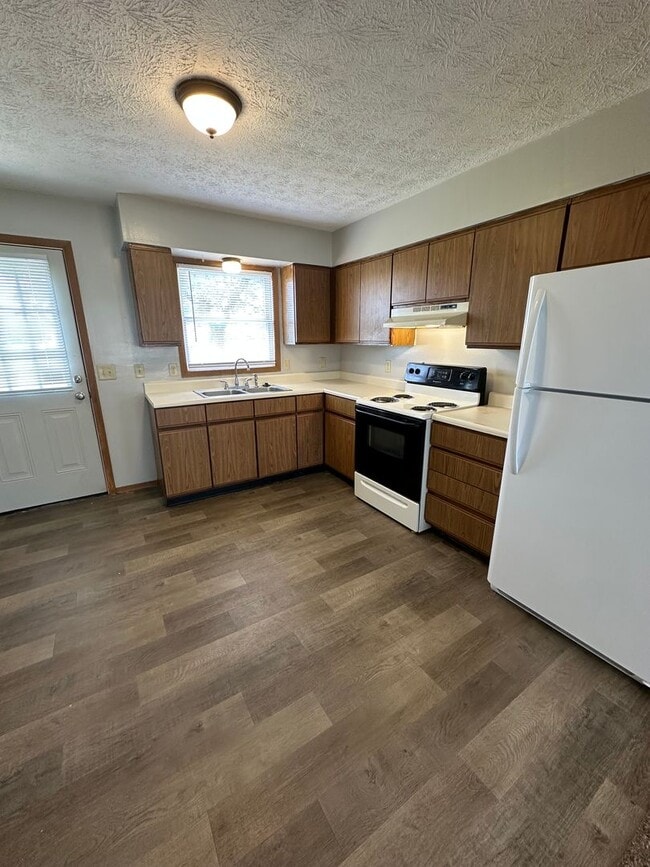 3975-3985 N Meadow Ridge Dr in Warsaw, IN - Building Photo - Building Photo