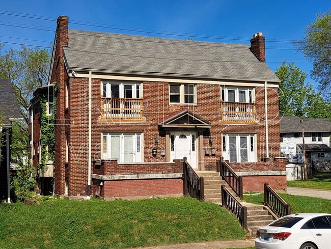 property at 126 N Longworth Ave