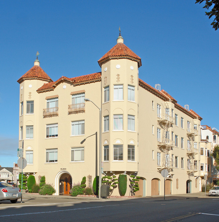 401 Avila St in San Francisco, CA - Building Photo