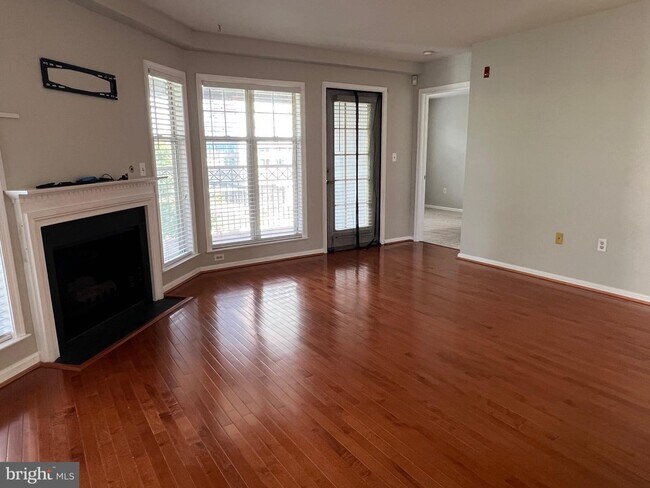 5573 Seminary Rd-Unit -413 in Falls Church, VA - Building Photo - Building Photo