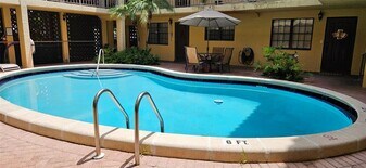 917 NE 16th Ave, Unit 6 in Fort Lauderdale, FL - Building Photo