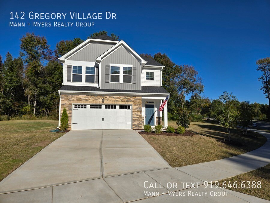 142 Gregory Vlg Dr in Lillington, NC - Building Photo