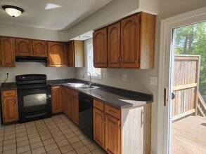200 Lambert Terrace in Chicopee, MA - Building Photo - Building Photo