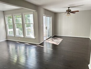 18 Arthurs Ct in Berkeley Heights, NJ - Building Photo - Building Photo
