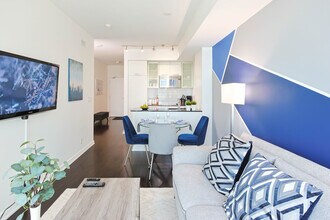 18 York St in Toronto, ON - Building Photo - Building Photo