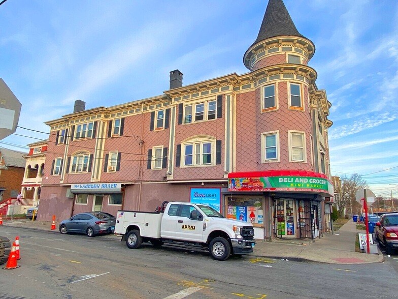748 Arctic St in Bridgeport, CT - Building Photo