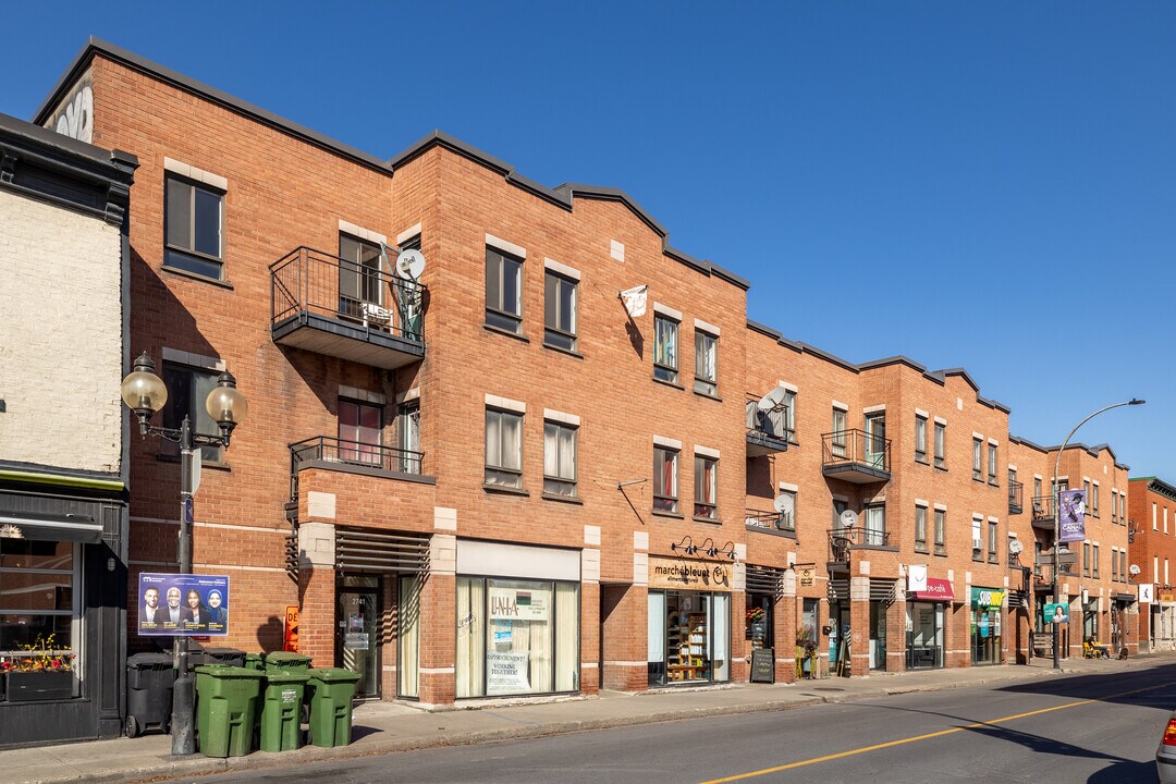 2701-2741 Notre-Dame O in Montréal, QC - Building Photo