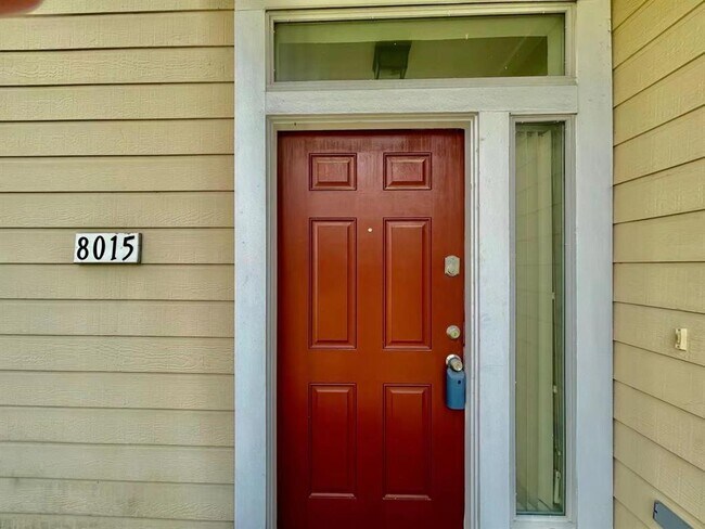 8015 Ellinger Ln in Houston, TX - Building Photo - Building Photo