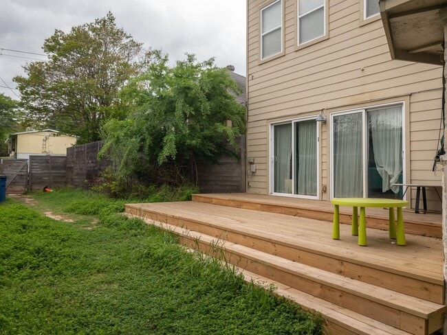 1504 W 34th St in Austin, TX - Foto de edificio - Building Photo