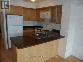 2772 Keele St in Toronto, ON - Building Photo - Building Photo