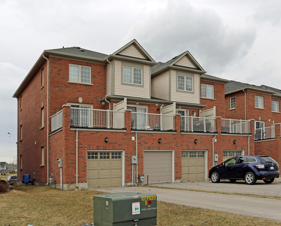 2620-2628 Bur Oak Ave in Markham, ON - Building Photo