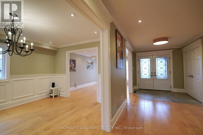 10 Lehman Crescent in Markham, ON - Building Photo - Building Photo