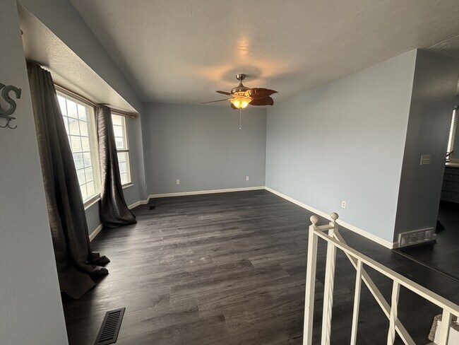 4042 Powder View Cir in West Valley City, UT - Building Photo - Building Photo