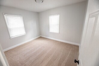 4582 Cooper Rd in Cincinnati, OH - Building Photo - Building Photo