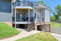 Carriage House in Grand Forks, ND - Foto de edificio - Building Photo