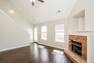 10115 Cross Valley Dr in Cordova, TN - Building Photo - Building Photo