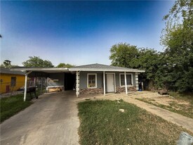 110 W Cardinal Ave in Pharr, TX - Building Photo
