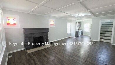 410 E Kansas Ave in Independence, MO - Building Photo - Building Photo