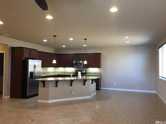 522 San Carlos Dr in Sparks, NV - Building Photo - Building Photo