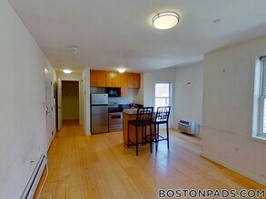 461 Park Dr, Unit 202 in Boston, MA - Foto de edificio - Building Photo