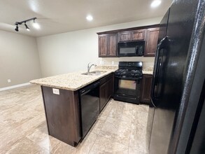 1019 W 2050 S in Syracuse, UT - Building Photo - Building Photo