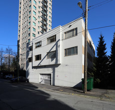 2040 Barclay St in Vancouver, BC - Building Photo - Building Photo