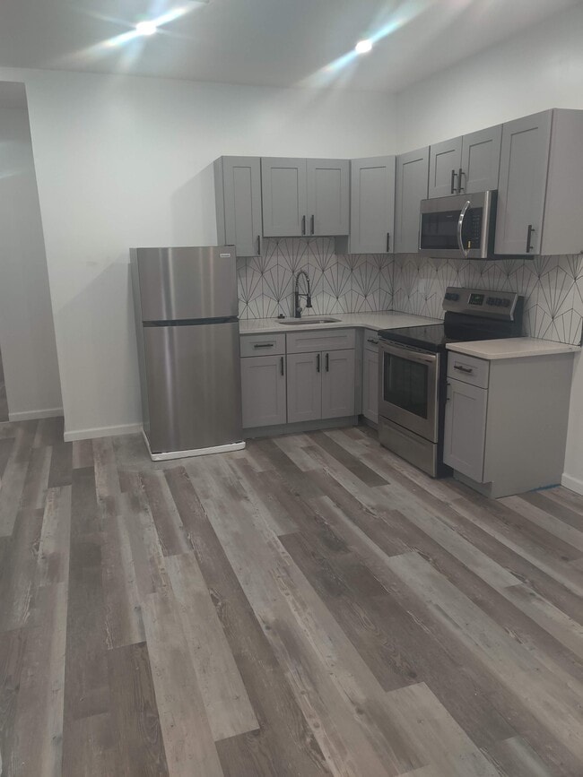 2409 N 17th St, Unit 2