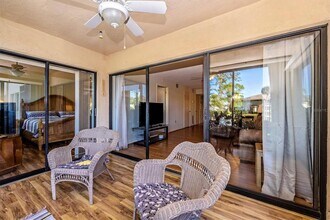 5219 Lake Village Dr in Sarasota, FL - Building Photo - Building Photo