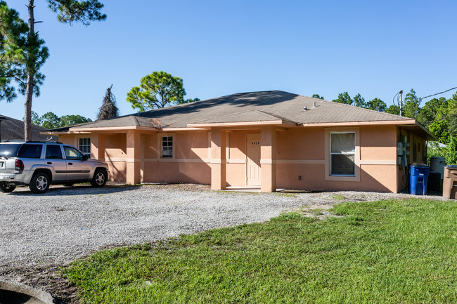 4657-4659 30th St SW in Lehigh Acres, FL - Building Photo - Building Photo