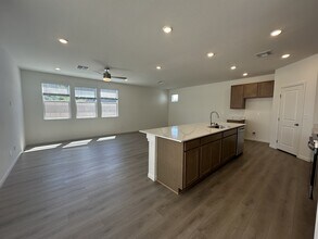 6574 Tumoulin St in Las Vegas, NV - Foto de edificio - Building Photo